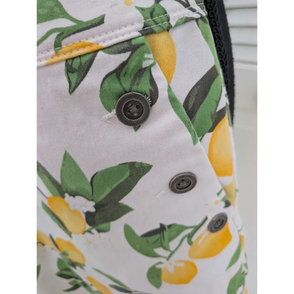 Isaac Mizrahi NY Lemon Print Shorts Women's 8 White Yellow Cotton Stretch Preppy